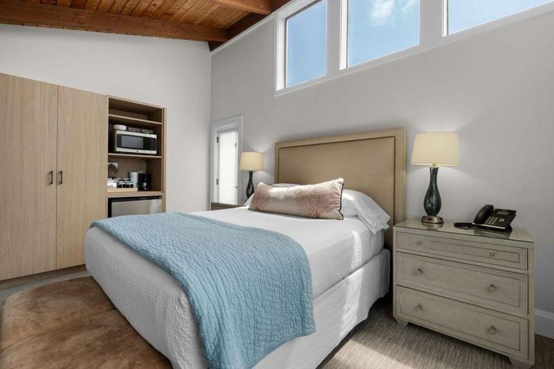 The Waves Hotel 3*