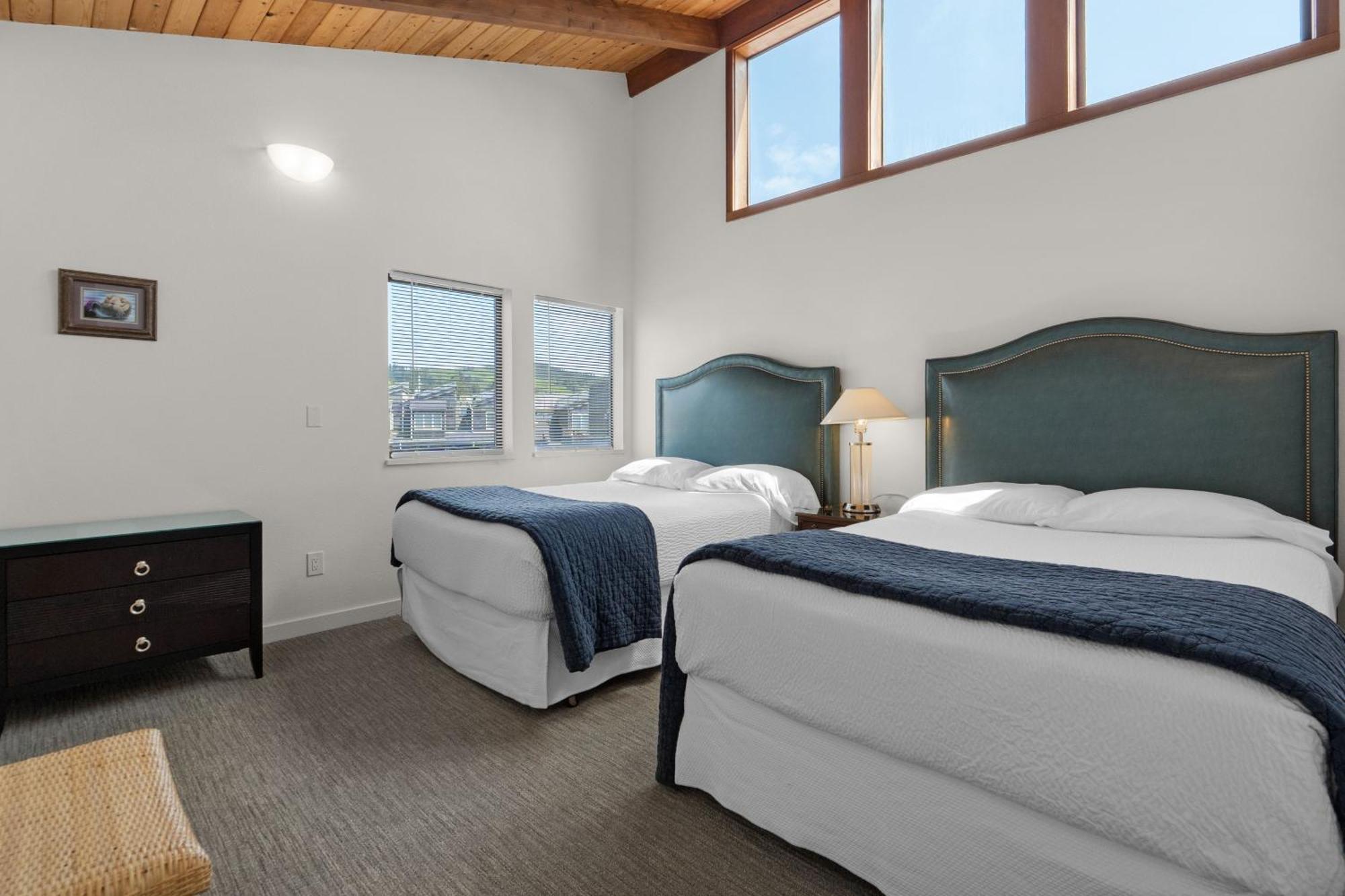 Hotel The Waves 3*